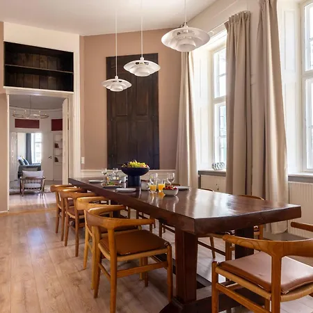 דירה Deluxe At Perfect Location *