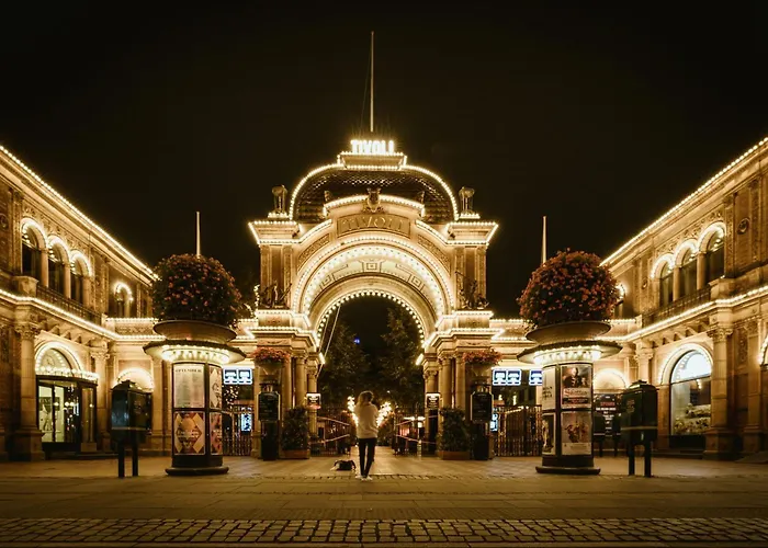 Deluxe At Perfect Location *