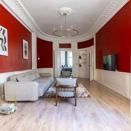 Apartment Deluxe At Perfect Location *