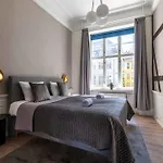 Deluxe At Perfect Location Apartman *